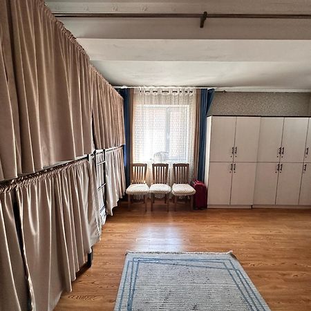 Hostel 4U Бишкек Экстерьер фото