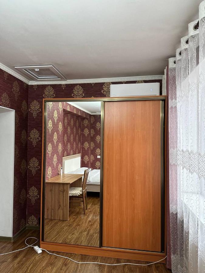 Hostel 4U Бишкек Экстерьер фото