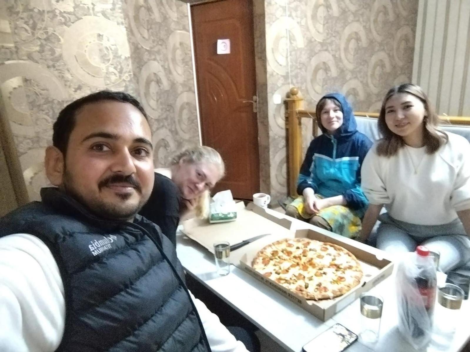 Hostel 4U Бишкек Экстерьер фото